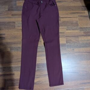 Women’s Straight Leg Pants in Burgundy